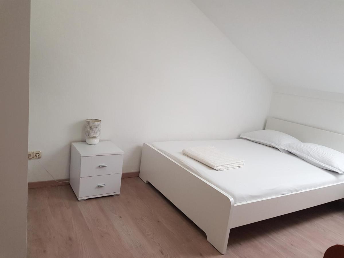 Apartman Figaro Pogled Od Milijun Dolara, 2 Tusa, 2 Wc Kaštela Buitenkant foto