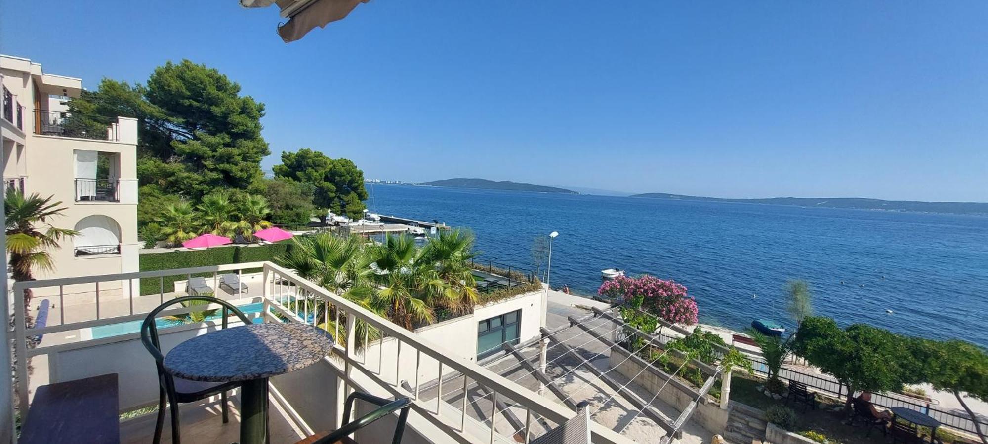 Apartman Figaro Pogled Od Milijun Dolara, 2 Tusa, 2 Wc Kaštela Buitenkant foto