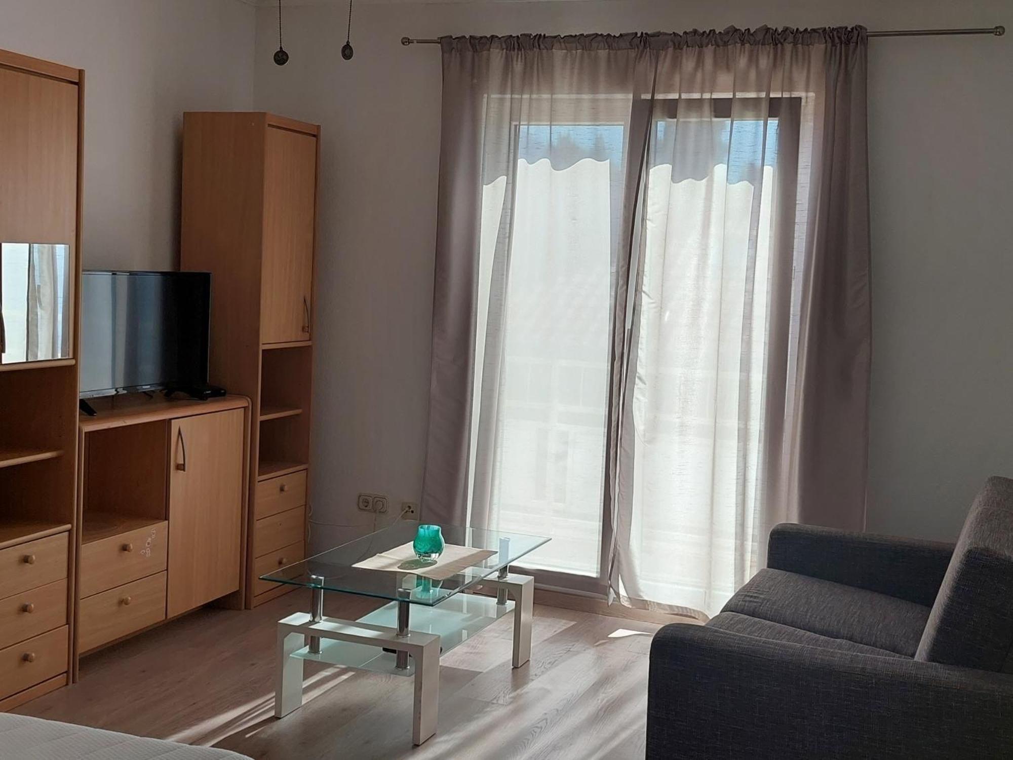 Apartman Figaro Pogled Od Milijun Dolara, 2 Tusa, 2 Wc Kaštela Buitenkant foto