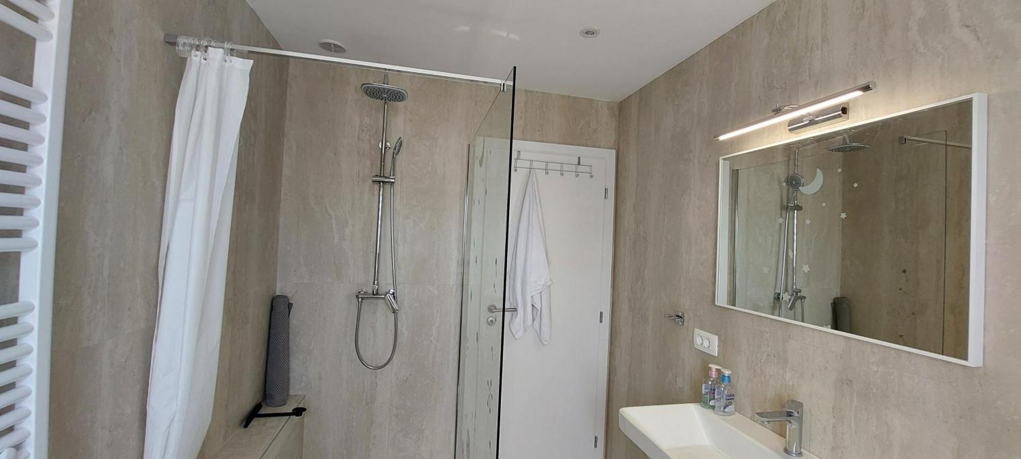 Apartman Figaro Pogled Od Milijun Dolara, 2 Tusa, 2 Wc Kaštela Buitenkant foto