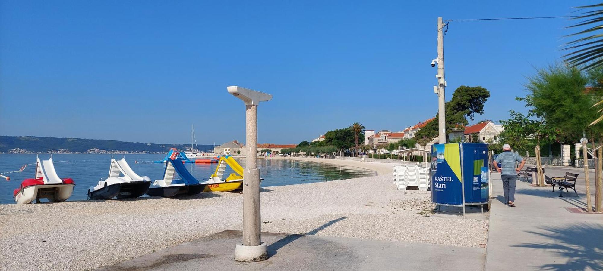 Apartman Figaro Pogled Od Milijun Dolara, 2 Tusa, 2 Wc Kaštela Buitenkant foto